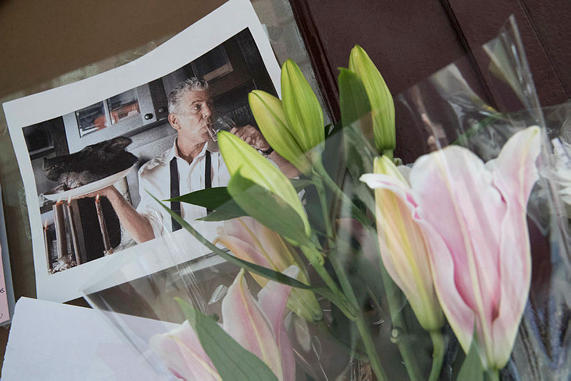 Ünlü sunucu ve şef Bourdain’in ölümünde flaş gelişme!