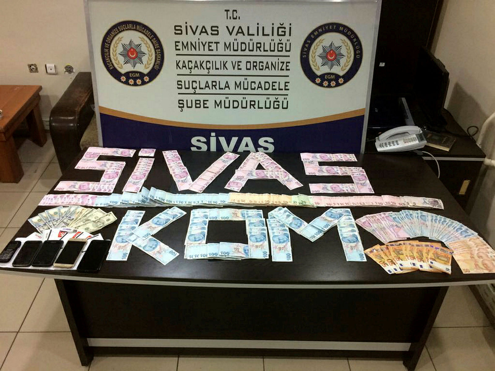 FETÖ’nün sözde Sivas büyük bölge imamı AVM’de yakalandı