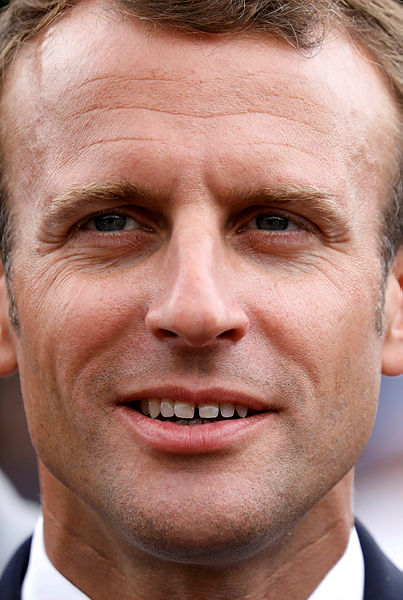 Macron:  Bana Efendim diyeceksin, anladın mı?