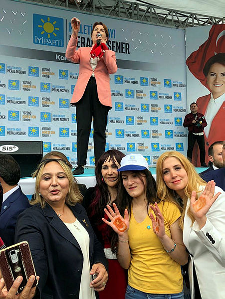 Son dakika... Kars’a giden Meral Akşener’e şok!