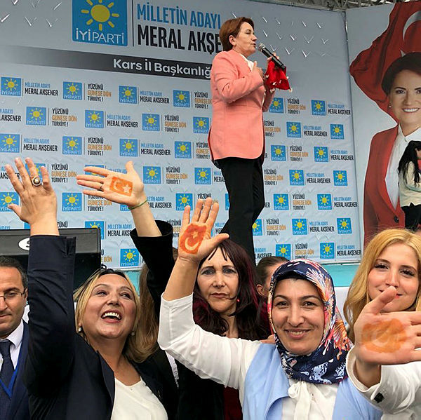 Son dakika... Kars’a giden Meral Akşener’e şok!