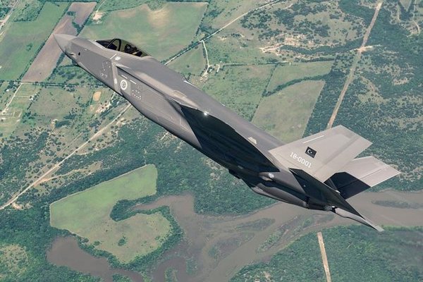 Türk F-35’lerinin ilk uçuşu görüntülendi!