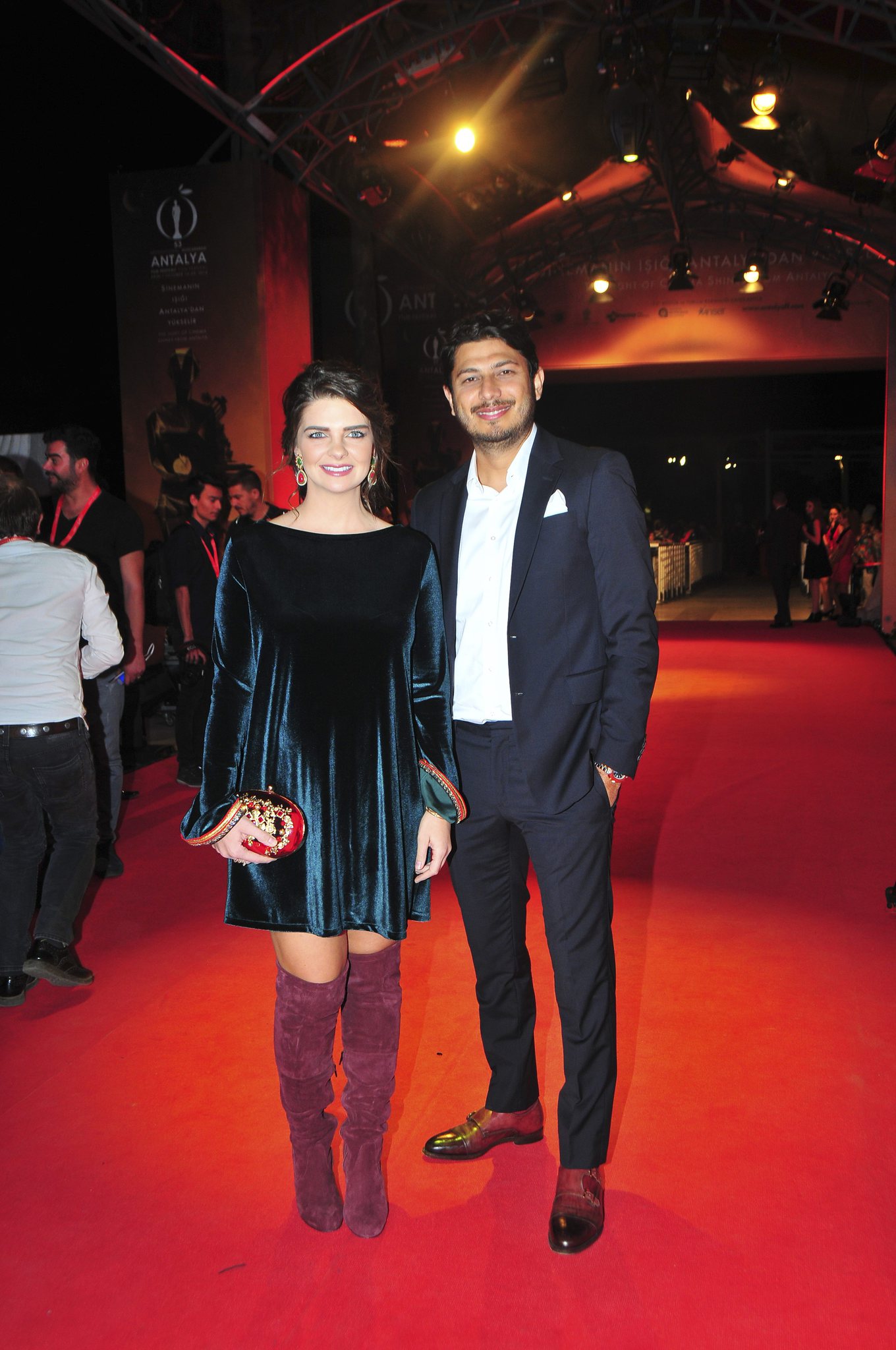 Bedri Güntay�dan oyuncu eşi Pelin Karahan�a romantik yıl dönümü mesajı