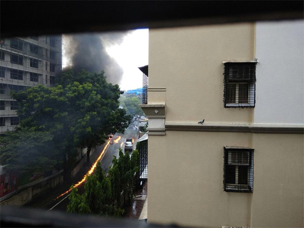 Son dakika: Hindistan’da uçak düştü