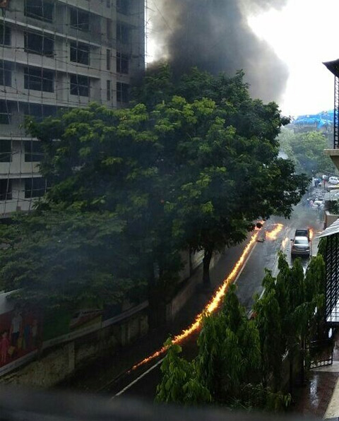 Son dakika: Hindistan’da uçak düştü