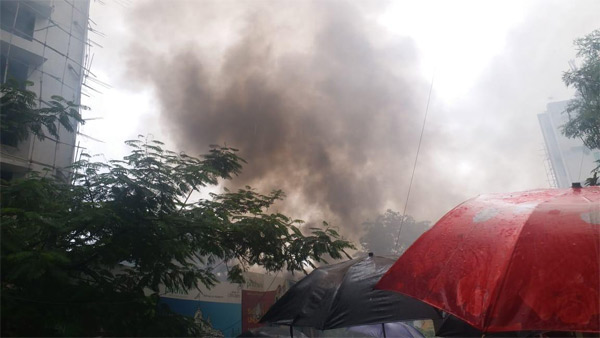 Son dakika: Hindistan’da uçak düştü