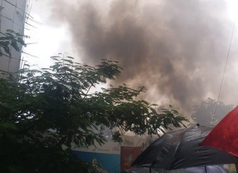 Son dakika: Hindistan’da uçak düştü