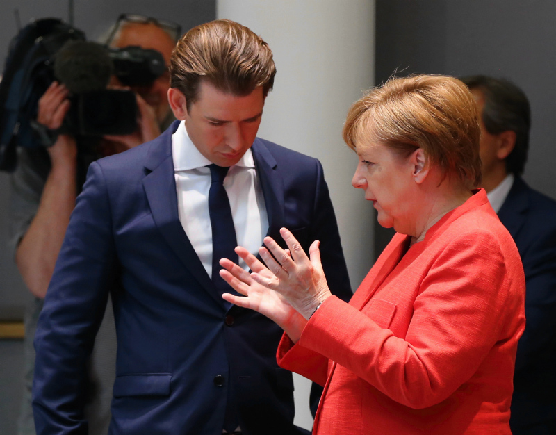 AB’yi sarsan mülteci krizinden çıkış için tek çareleri var