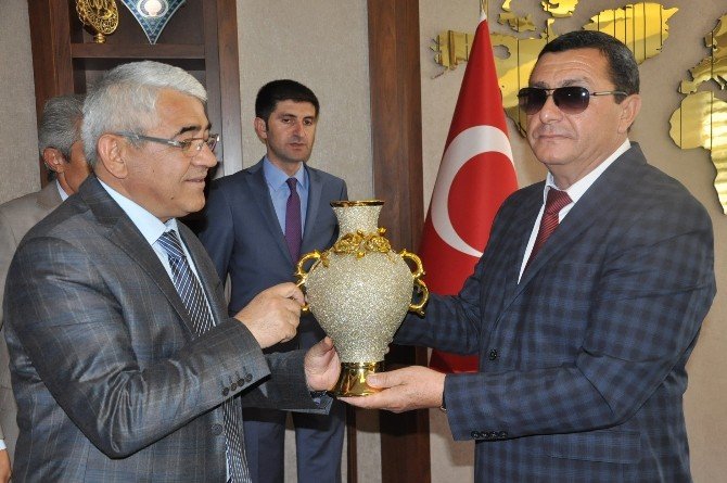 Azerbaycan’da neler oluyor?