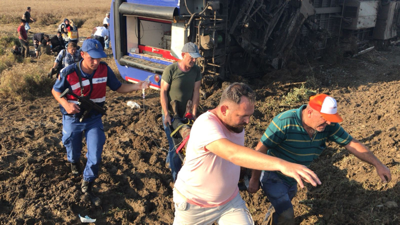 Son dakika haberi: Tekirdağ Çorlu’da yolcu treni devrildi! Ölü ve yaralı sayısı belli oldu mu? Tren kazasında kaç ölü var?