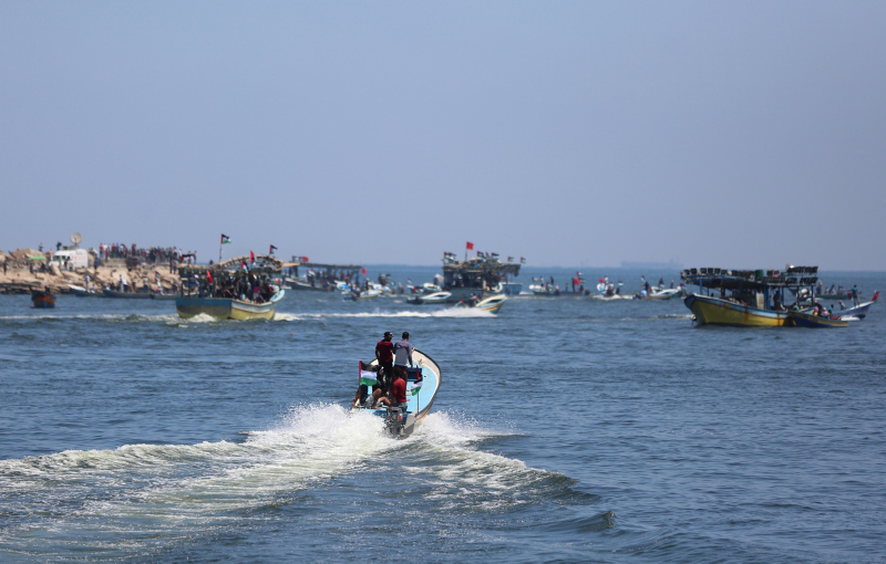 Gazzelilerin Özgürlük gemisine İsrail müdahale etti