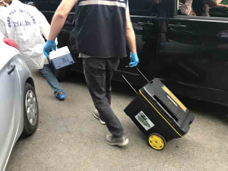 Son dakika haberi: Adnan Oktar’ın evinden çıkan silahlar emniyete getirildi!