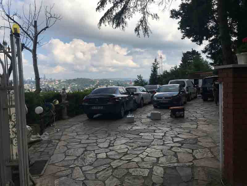 Son dakika haberi: Adnan Oktar’ın evinden çıkan silahlar emniyete getirildi!