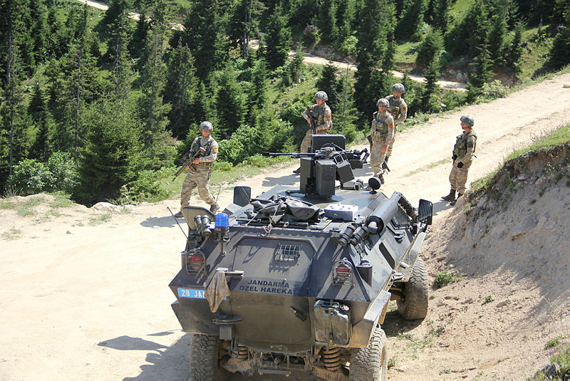 Süper Kobraları duyan PKK’lılar telsiz ile yalvardı: Bizi biran evvel çıkartın