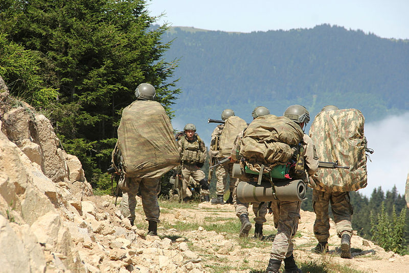 Süper Kobraları duyan PKK’lılar telsiz ile yalvardı: Bizi biran evvel çıkartın