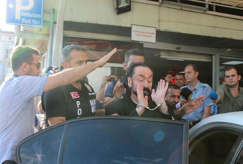 Dilek Güngör yazdı... İşte lüks düşkünü Adnan Oktar’ın para musluğu...