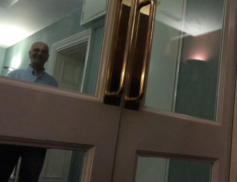 FETÖ firarisi Akın İpek İngiltere’de görüntülendi