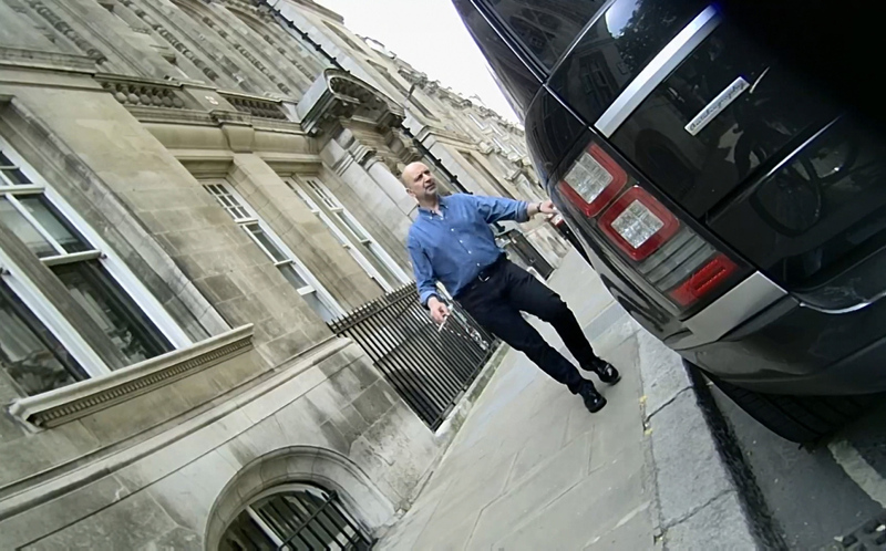 FETÖ firarisi Akın İpek İngiltere’de görüntülendi