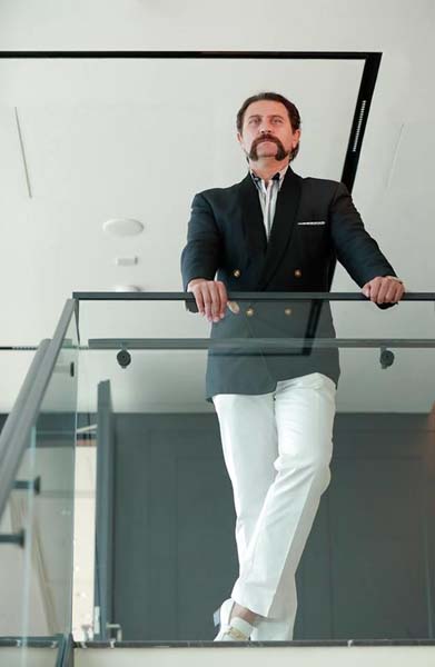 Adnan Oktar’ın kaçan müritleri! Polis her yerde onları arıyor!