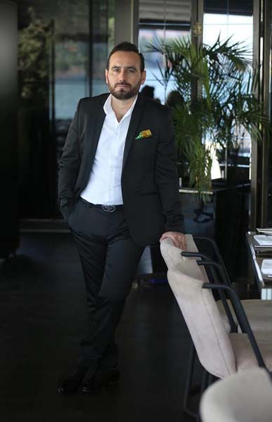 Adnan Oktar’ın kaçan müritleri! Polis her yerde onları arıyor!