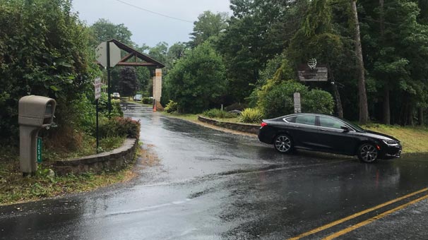 15 Temmuz günü Pensilvanya! Pankartlara bunu yazdılar...