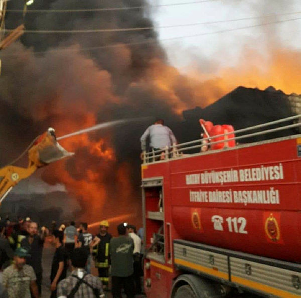 Cinderes’te korkutan yangın!