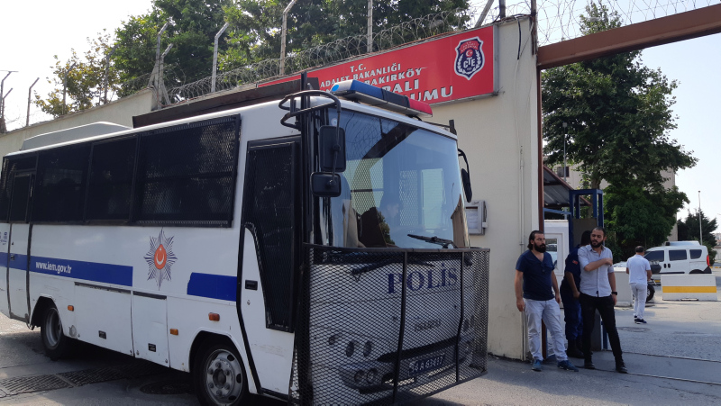 Adnan Oktar soruşturması: Tutuklanan kadınlar Bakırköy Cezaevi’ne getirildi