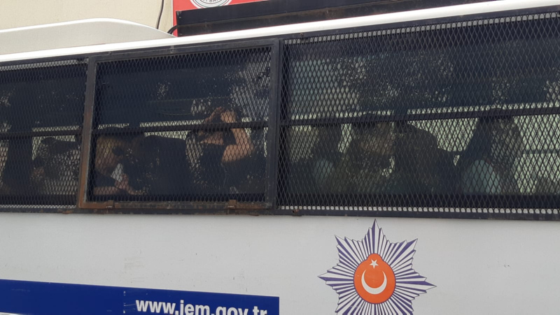 Adnan Oktar soruşturması: Tutuklanan kadınlar Bakırköy Cezaevi’ne getirildi