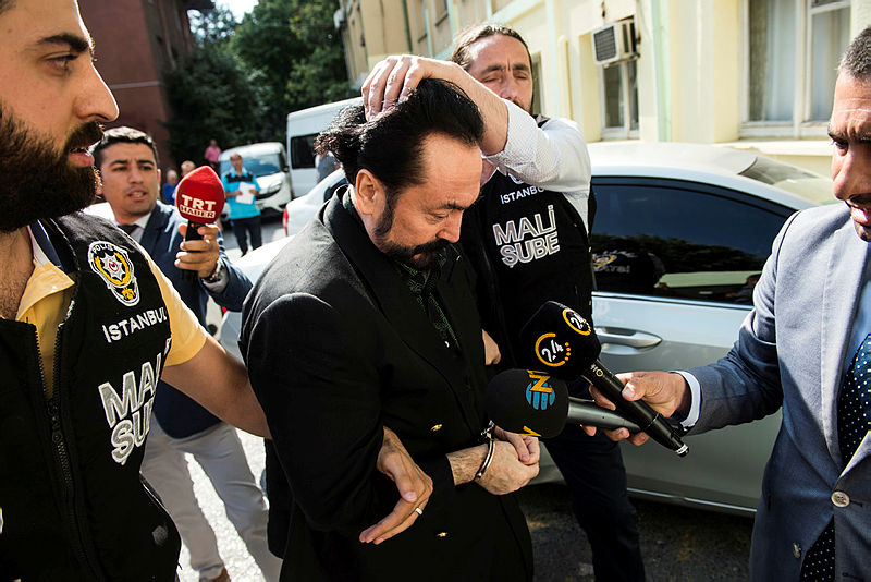 Adnan Oktar operasyonunda son dakika gelişmesi! Adnan Oktar masonluk için 1 milyon 50 bin euro verdi...