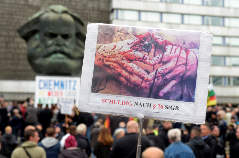 Almanya’da sokaklar gergin