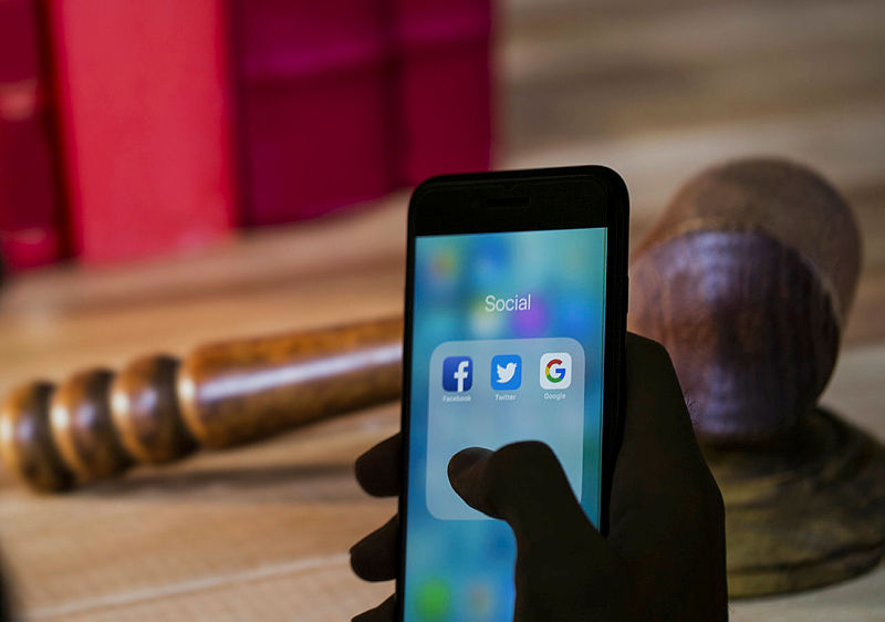 AB’den Facebook ve Twitter’a içerik kısıtlaması