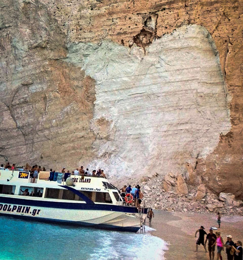 Son dakika: Dünyaca ünlü Navagio plajı çöktü!