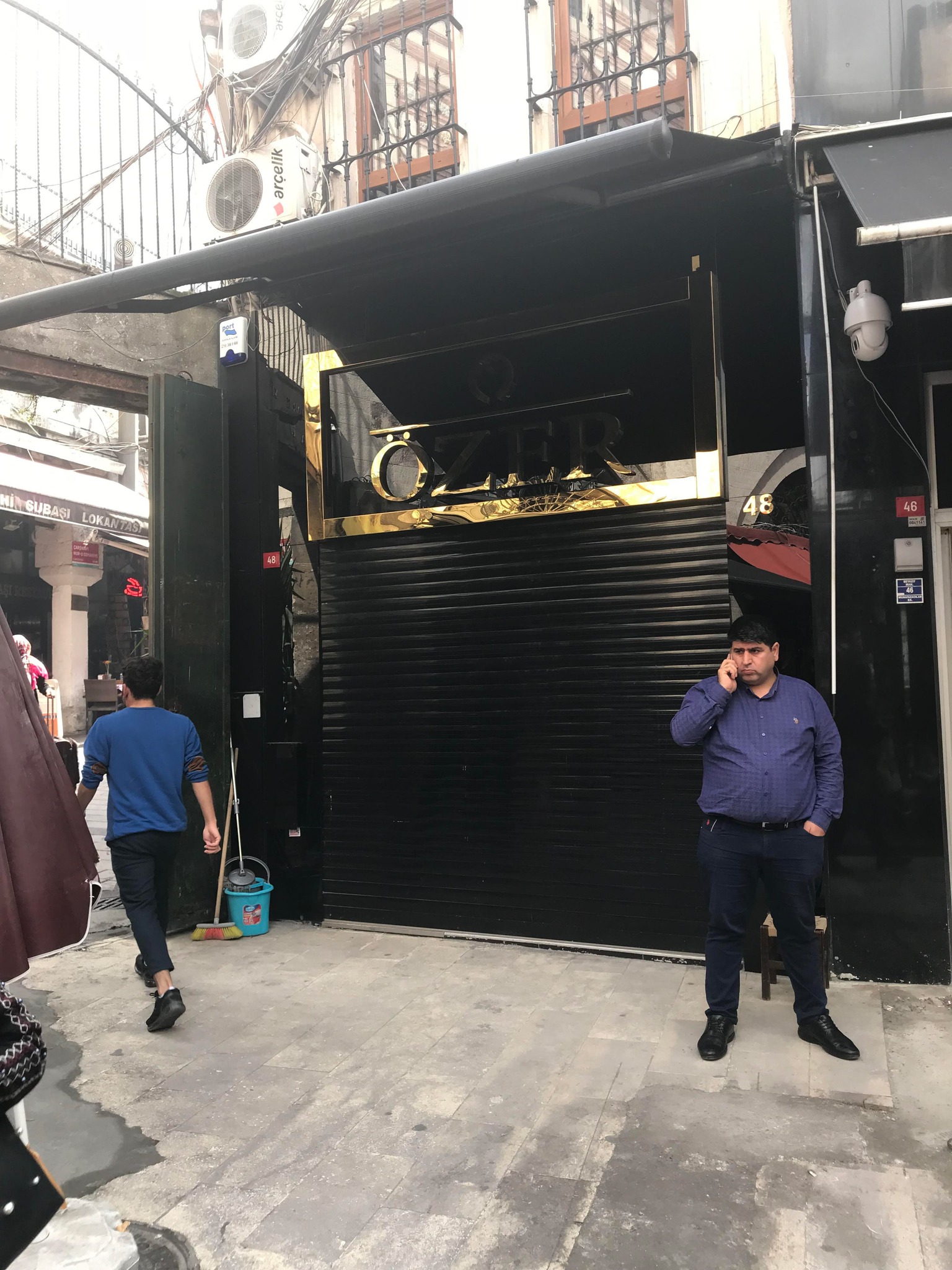 Esnaf bekledi Gürsel Tekin gelmedi