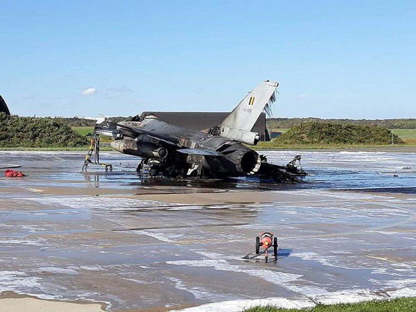 Belçika’da F-16 uçağı patladı