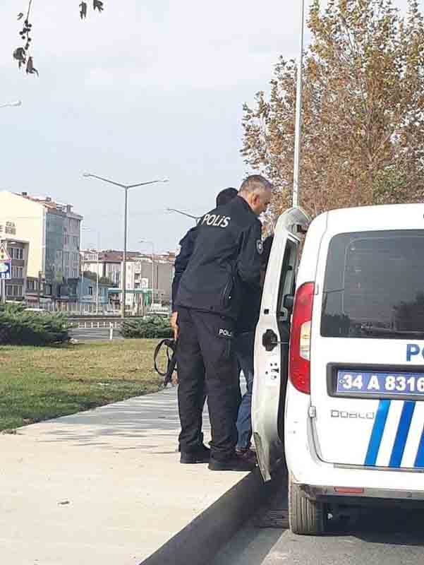 Silivri’de yola atlayıp bağırmaya başlayan şahıs ortalığı birbirine kattı