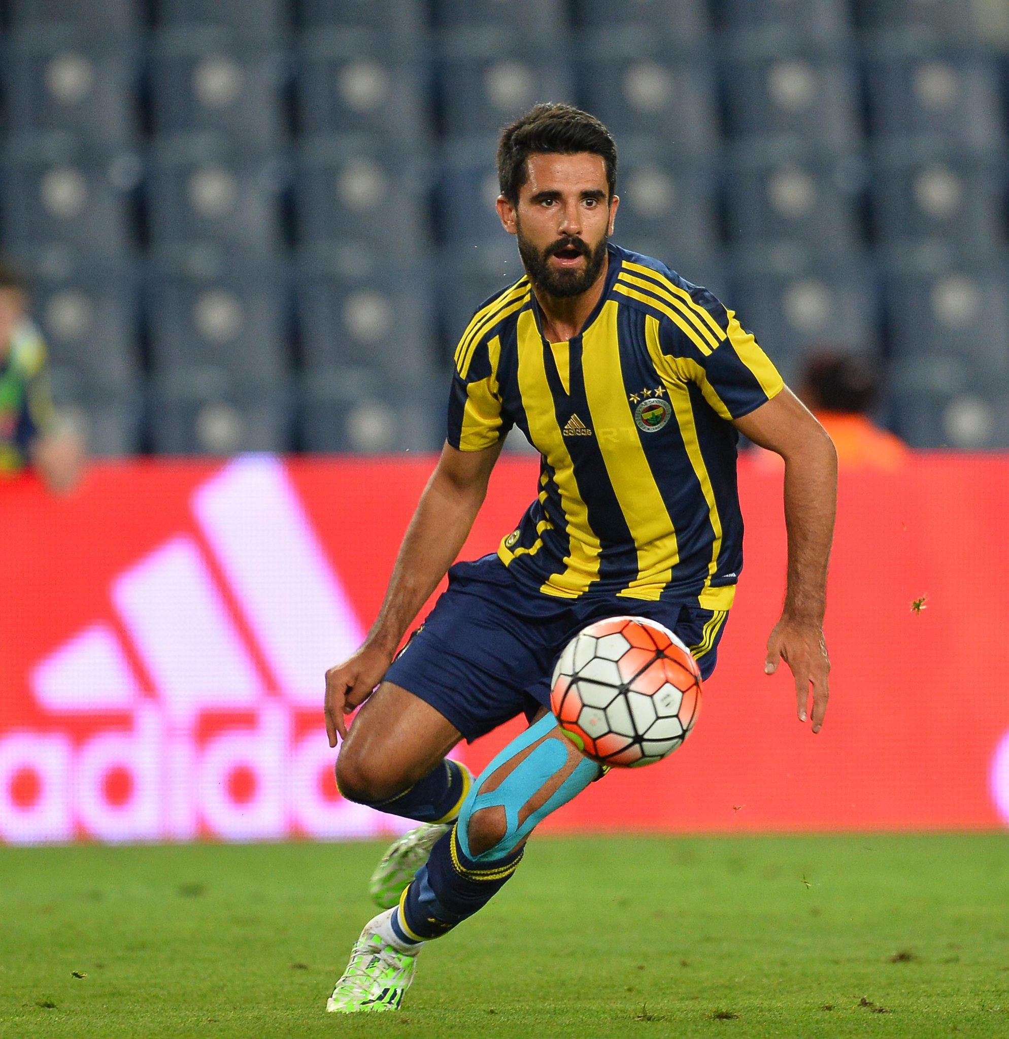 Alper Potuk gece idmanında! Üç kızla sabaha kadar çılgınca eğlendi