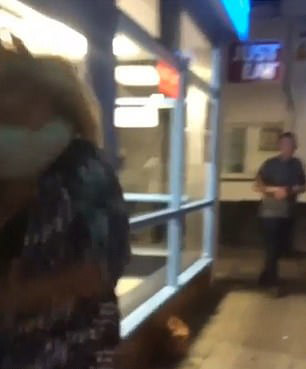 Son dakika haberi: Sokak ortasında yarı çıplak kadına... - O ülkede mide bulandıran olay!