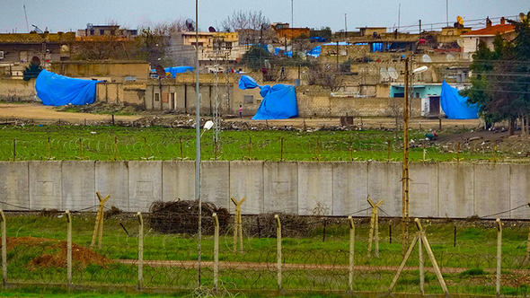 Sınırda dikkat çeken hareketlilik… Çok çarpıcı görüntüler…