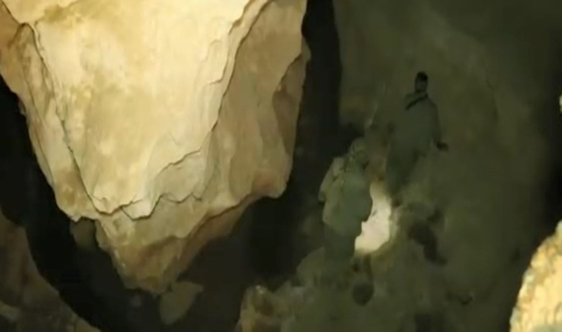 Son dakika: Savaş uçakları, teröristlerin sıkıştırıldığı mağarayı bombaladı. Hepsi öldürüldü