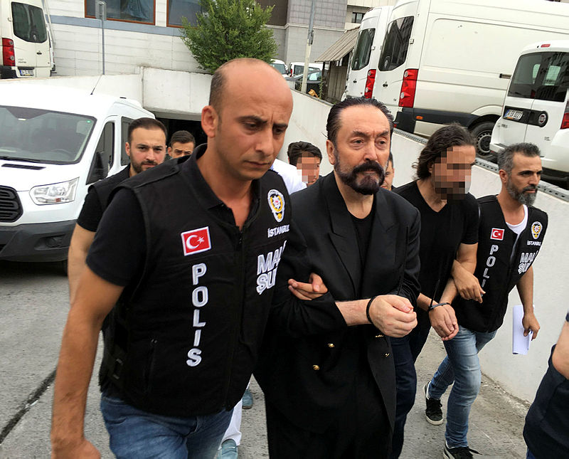 Adnan Oktar suç örgütündeki çözülme ‘Karanlık Arşiv’e sıçradı