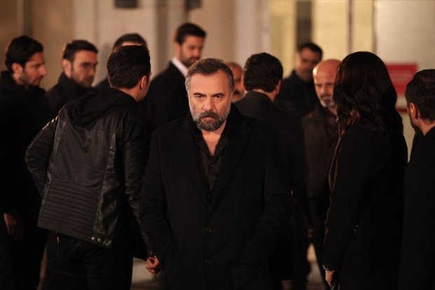 Eşkıya Dünyaya Hükümdar Olmaz’da İlyas Çakırbeyli ölecek mi? Ozan Akbaba diziden ayrıldı mı?