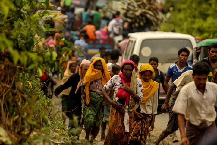 Myanmar ordusu Arakan’da çocukları canlı canlı ateşe attı