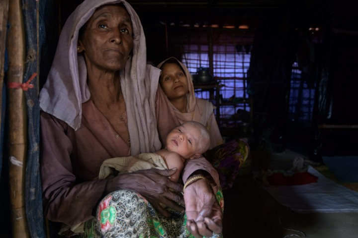 Myanmar ordusu Arakan’da çocukları canlı canlı ateşe attı