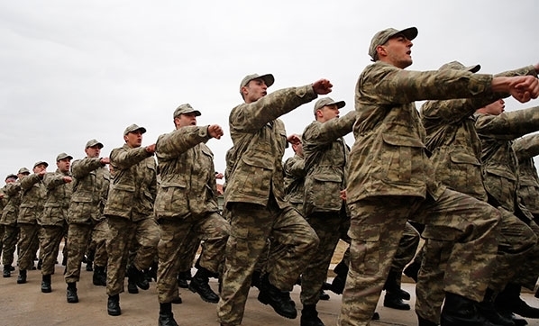 Yeni askerlik sistemi ne zaman yürürlüğe girecek? Bedelli askerlik ücreti ne kadar olacak? Askerlik süresi kısaldı mı?