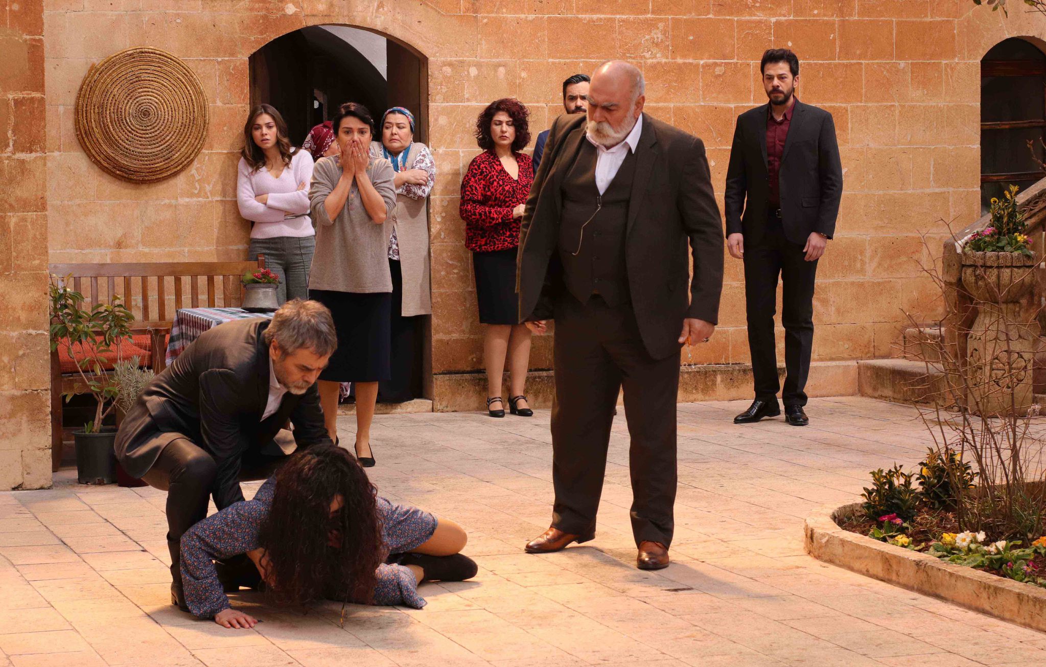 Hercai 1. bölüm izle! Hercai 1. bölüm tamamı tek parça olarak yayınlandı