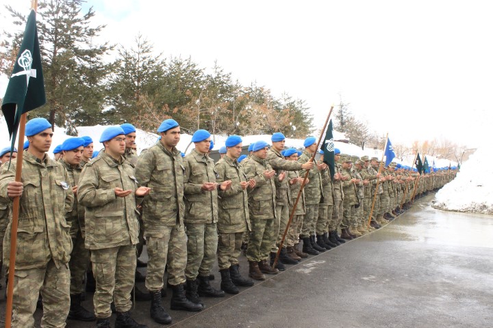Şehit uzman çavuşlar Çakır ve Temel için Hakkari’de tören