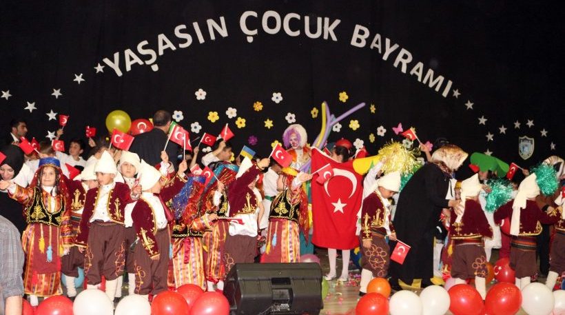 23 Nisan Çocuk Bayramı şiirleri! 2-4-6 kıtalık  23 Nisan Ulusal Egemenlik ve Çocuk Bayramı ile ilgili kısa uzun şiirler