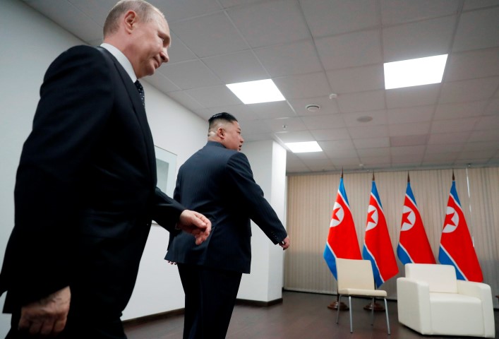 Putin ile Kuzey Kore lideri Kim bir araya geldi