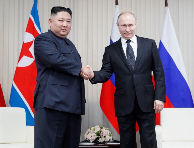 Putin ile Kuzey Kore lideri Kim bir araya geldi