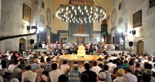 Bugun Teravih Namazi Saat Kacta 2019 Kilinacak 6 Mayis Istanbul Ankara Teravih Namazi Saatleri